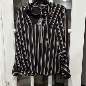 Adelyn Rae Black and White Cuffed Sleeve Blouse